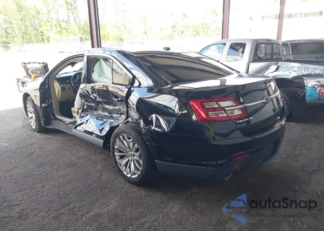 2017 Ford Taurus Limited z USA, uszkodzony, nr VIN 1FAHP2F82HG113044